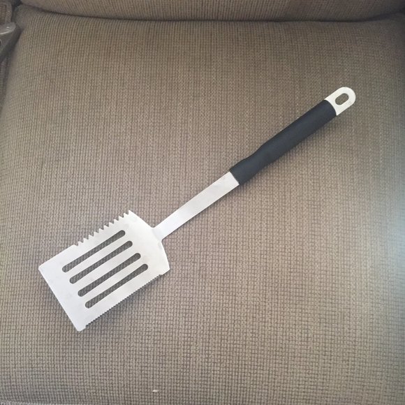 Everyday Style BBQ Turner  - NEW! - Picture 1 of 2